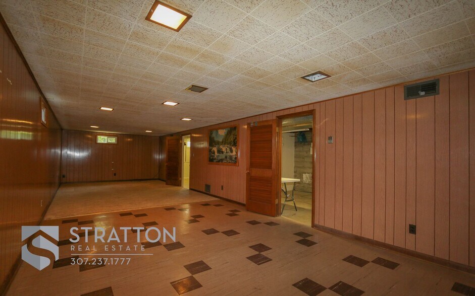 Building Photo - 2121 W Odell Ave