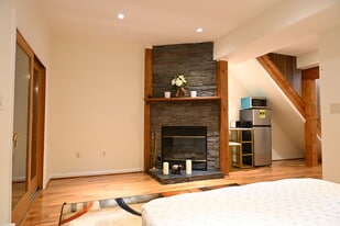 Building Photo - 711 Marianne Ln