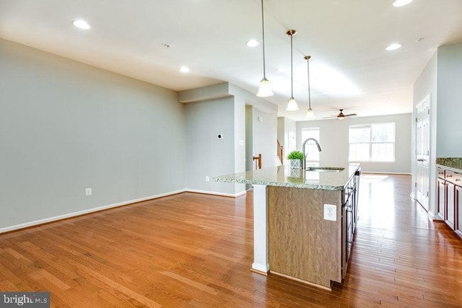 Building Photo - 7831 River Rock Way