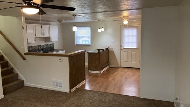 Building Photo - 105 Woodard Dr