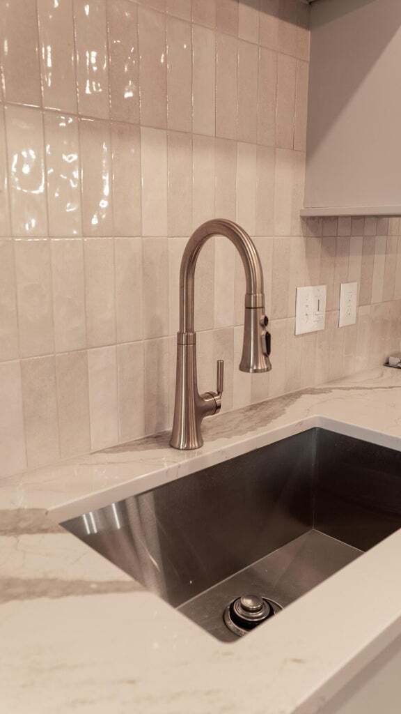 Building Photo - 6633 Dale Dr