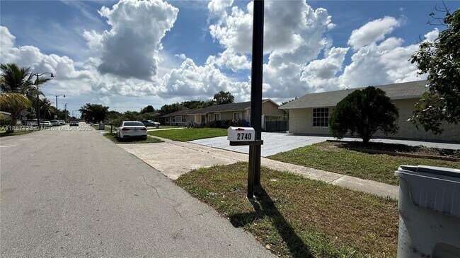 Building Photo - 2740 NW 9th St