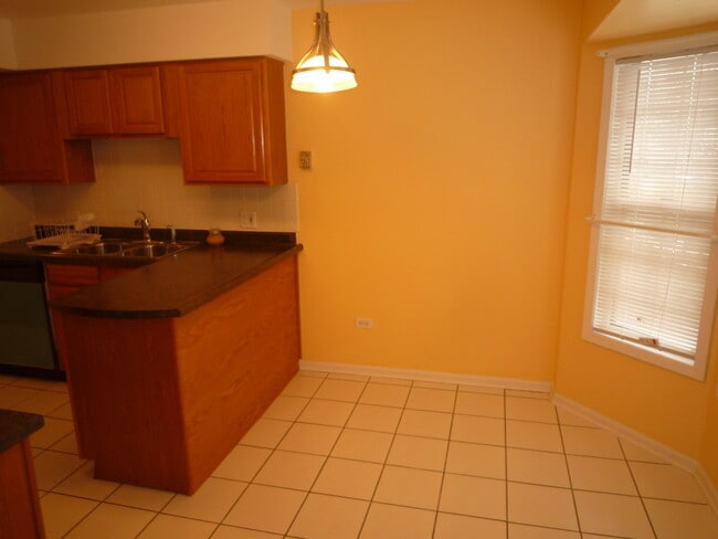 Building Photo - 3527 Frontenac Ct