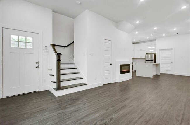 Building Photo - 4512 Brinkley St