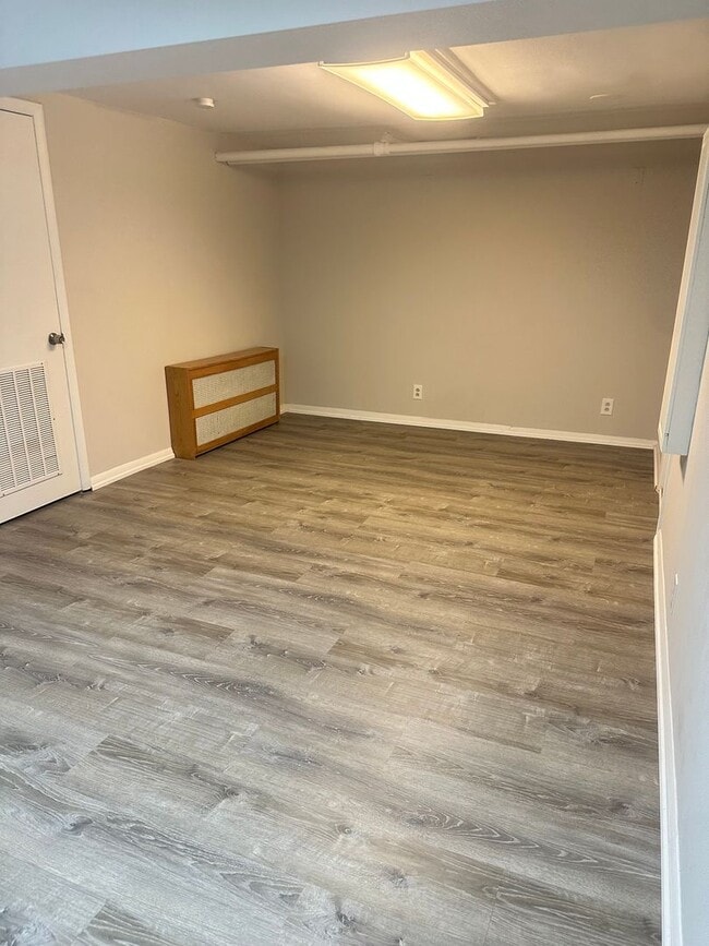Building Photo - 2702 Ridge Rd Dr