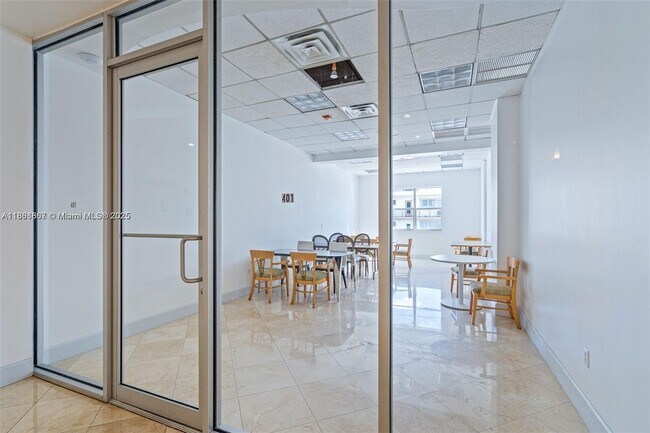 Building Photo - 401 69th St