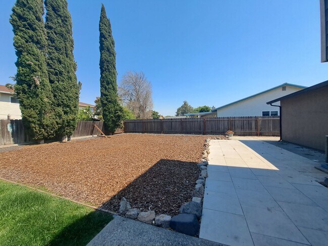 Building Photo - Beautifully Remodeled Home for Rent – Prim...