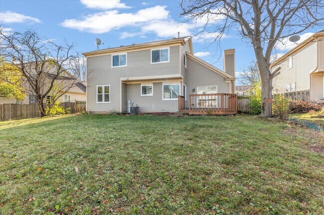 Building Photo - Updated Kenosha 3 Bedroom 2.5 Bath