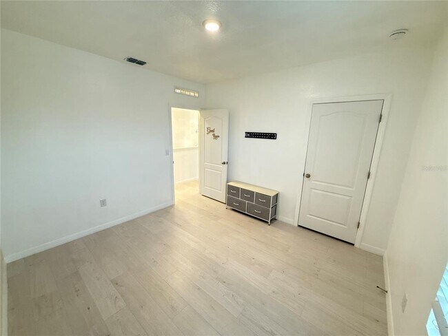 Building Photo - 2731 House Finch Rd