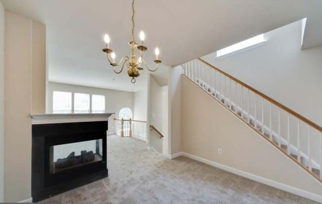 Building Photo - 8026 Pennington Dr