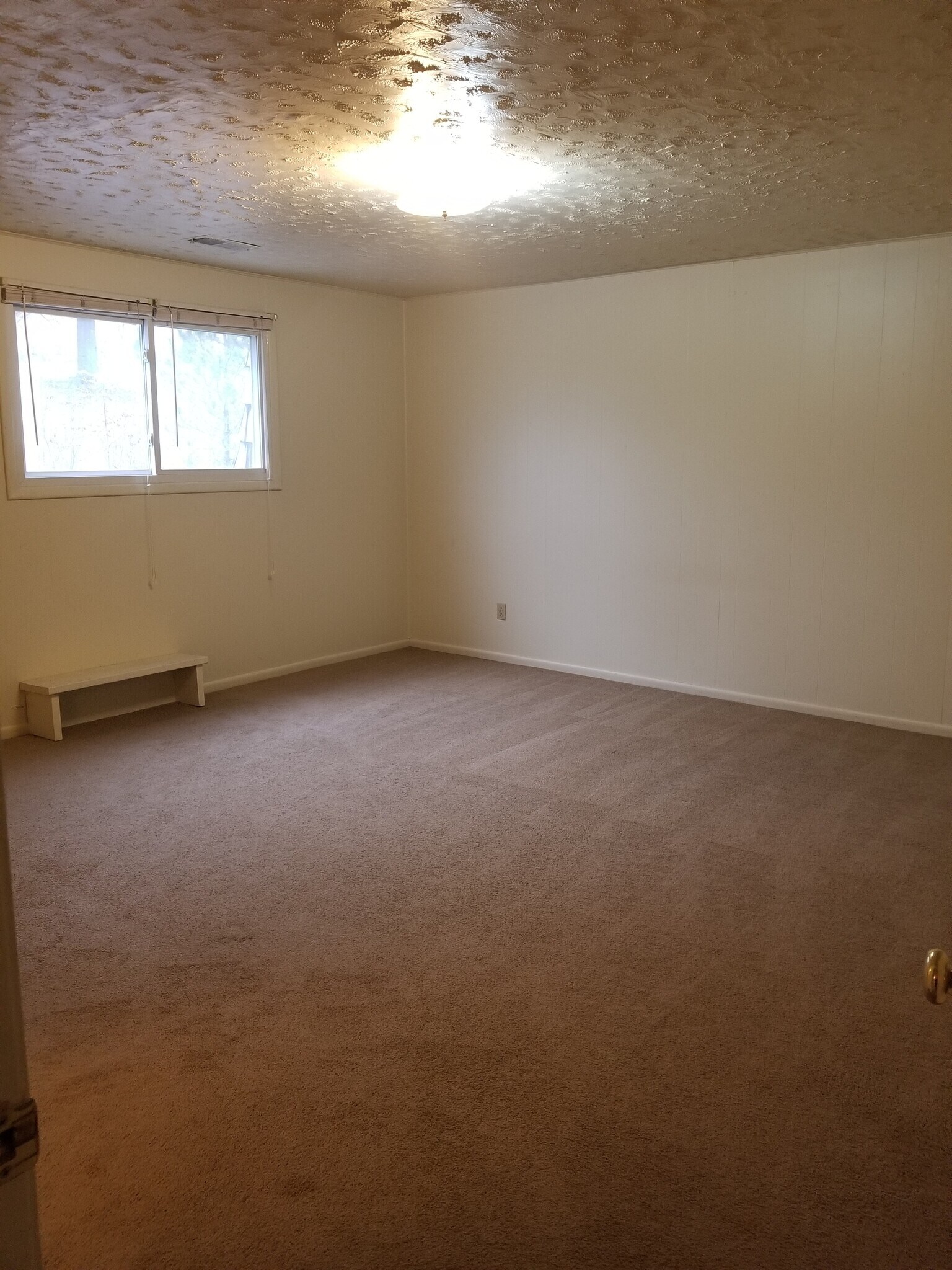 Building Photo - 2752 University Ave