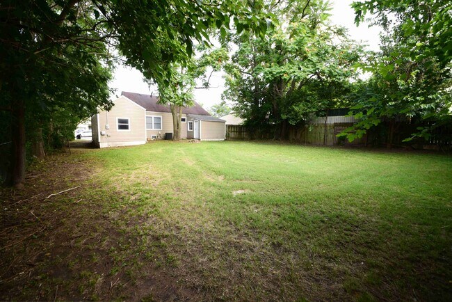 Building Photo - 424 S 73rd E Ave