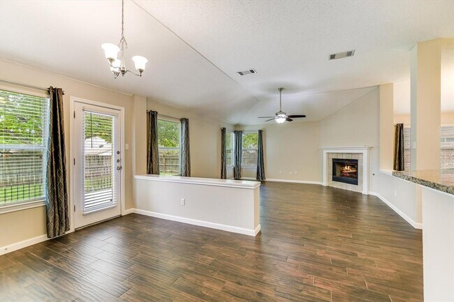 Building Photo - 1303 Crossvine Way