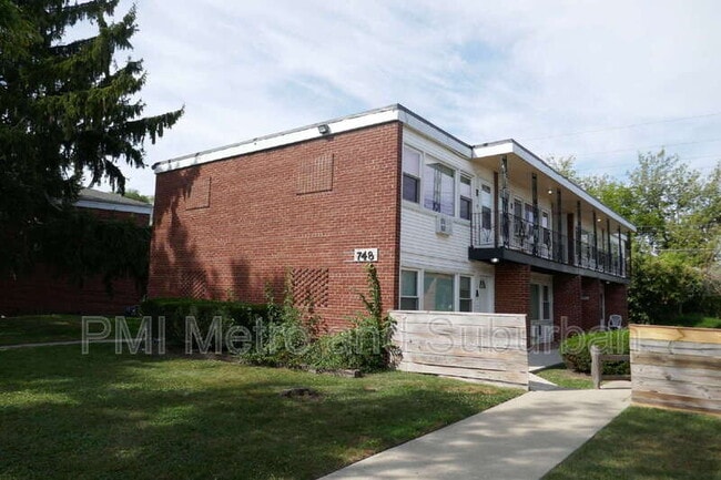 Primary Photo - 748 E 5th Ct