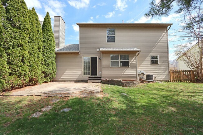 Building Photo - 1417 Wild Oats Dr