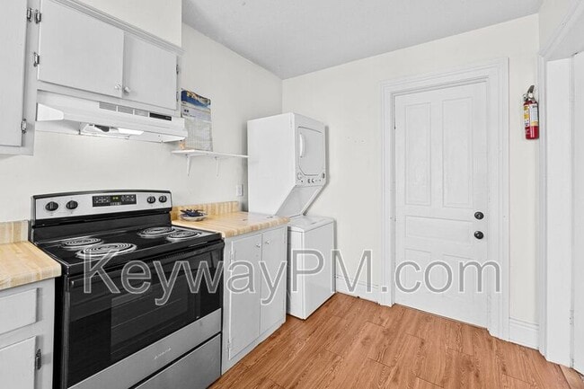 Building Photo - 320 Telfair St