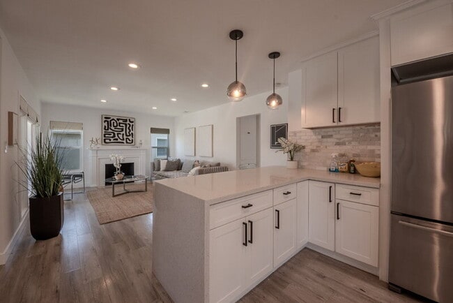 Building Photo - 3914 Somerset Dr