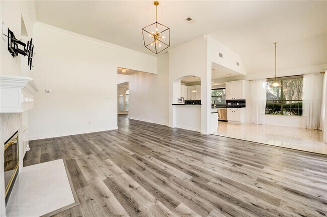 Building Photo - 8803 Memorial Creek Dr