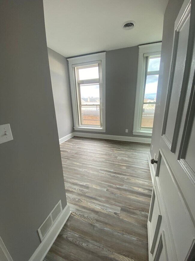 Building Photo - 2 Bedroom Rental in Emmaus!