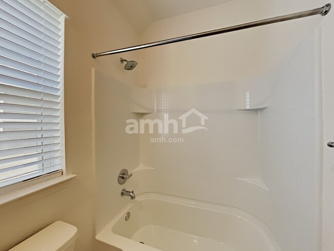 Building Photo - 2738 Meadowood Heights