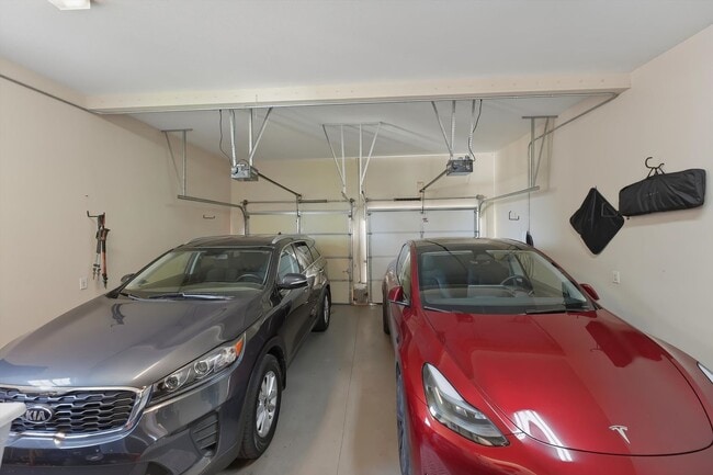 Building Photo - Stunning 4BR Home in Cascade Falls – Modern Upgrades & EV Ready!