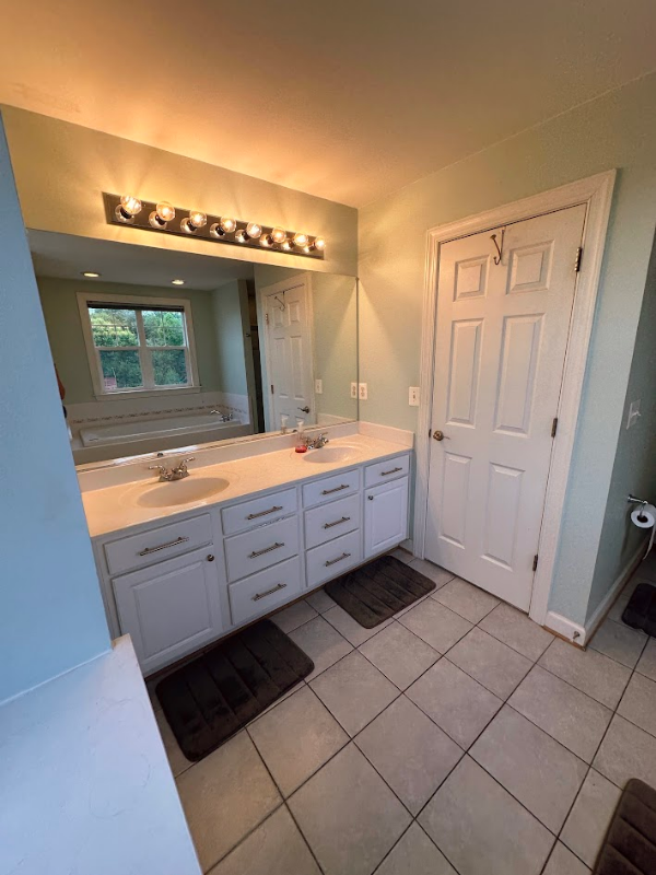 Building Photo - 8273 Glade Bank Dr