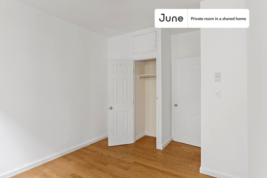 Building Photo - Private bedroom in 3 bed/1 bath Home