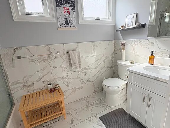 Building Photo - 32 Putnam Ave