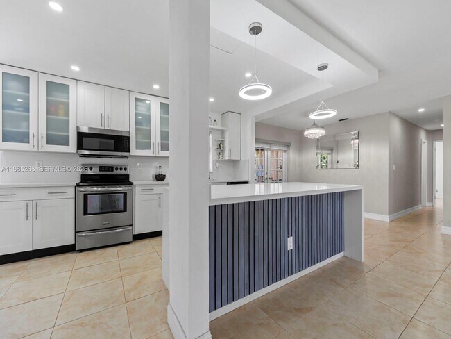 Building Photo - 3605 SW 122nd Pl