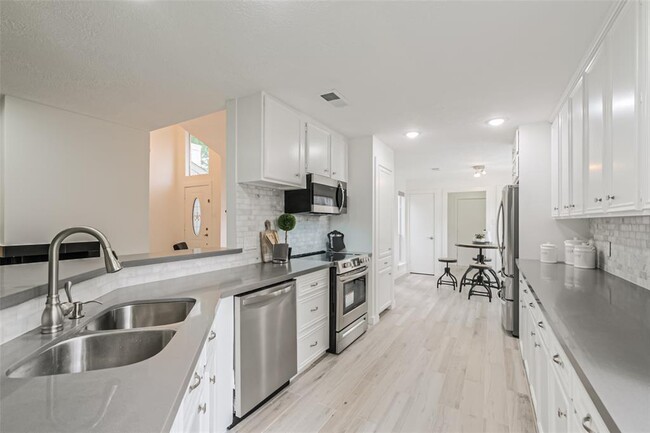 Building Photo - 2314 Silver Sage Dr