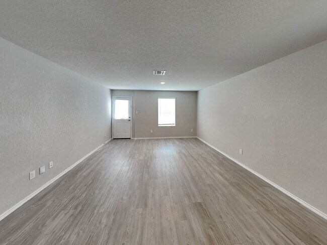 Building Photo - 4240 Thalweg Way