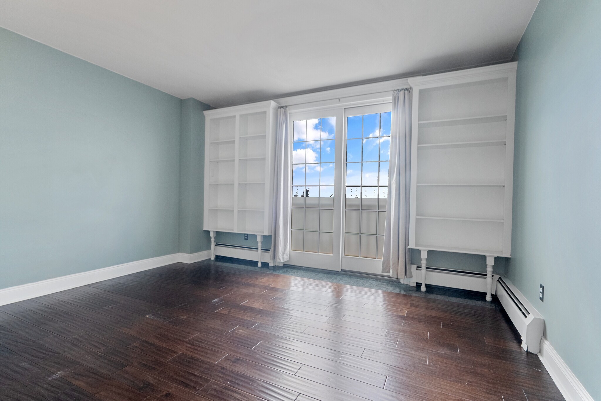 Building Photo - 100 Shearwater Ct E