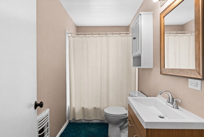 Building Photo - AVAILABLE BEGINNING OF JUNE ; APPLY ON OUR WEBSITE TODAY!!!