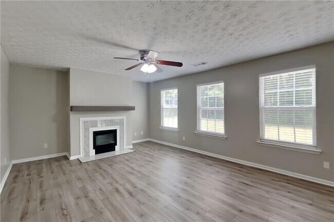 Building Photo - 3279 Deer Valley Dr NW