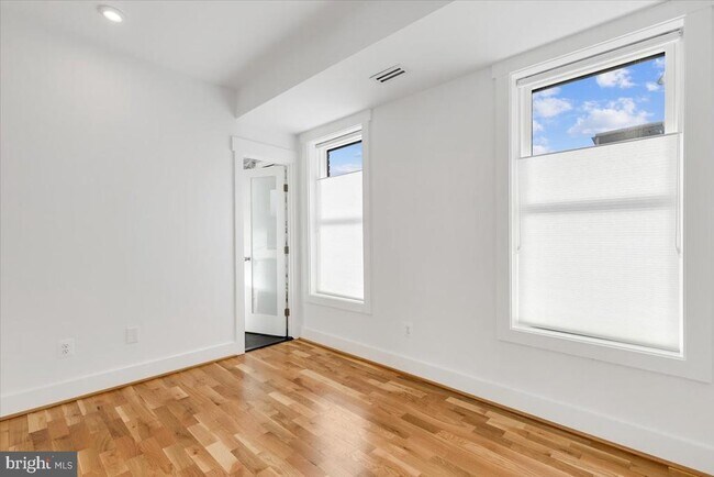 Building Photo - 3169 18th St NW