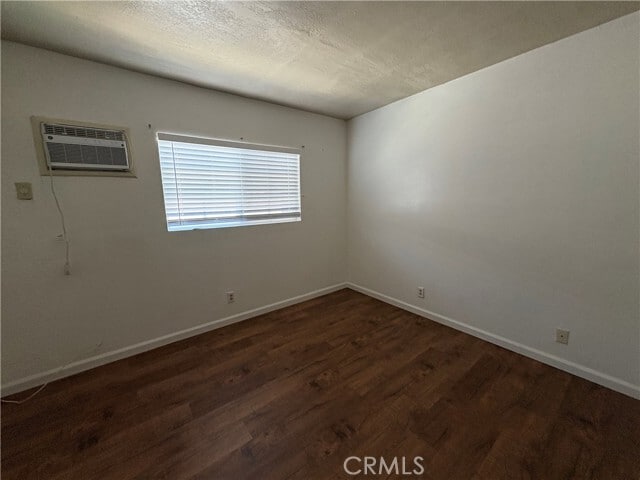 Building Photo - 1123 E La Deney Ct