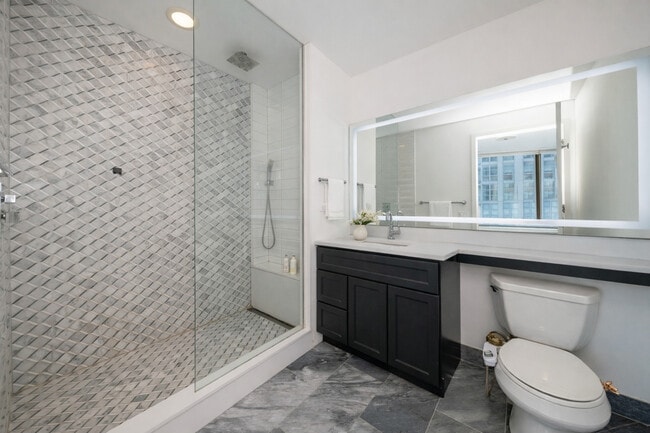 Building Photo - 200 N Jefferson St