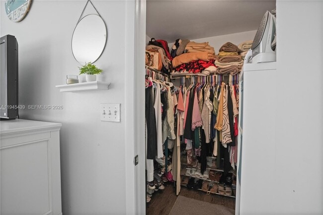 Building Photo - 4880 SW 64th Ave