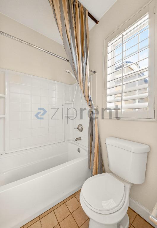 Building Photo - 4183 Vía Napoli