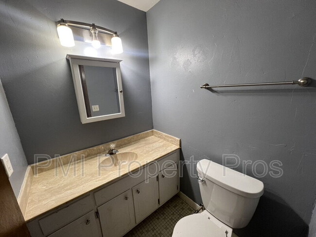 Building Photo - 4253 W Rivers Edge Cir