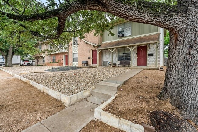 Building Photo - 5802 Belmoor Dr