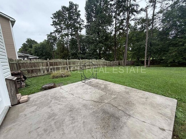 Building Photo - FANTASTIC 3 BEDROOM, 2.5 BATHROOM HOME IN S. KNOXVILLE!!