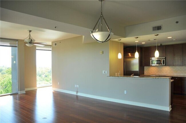 Building Photo - 2795 Peachtree Rd