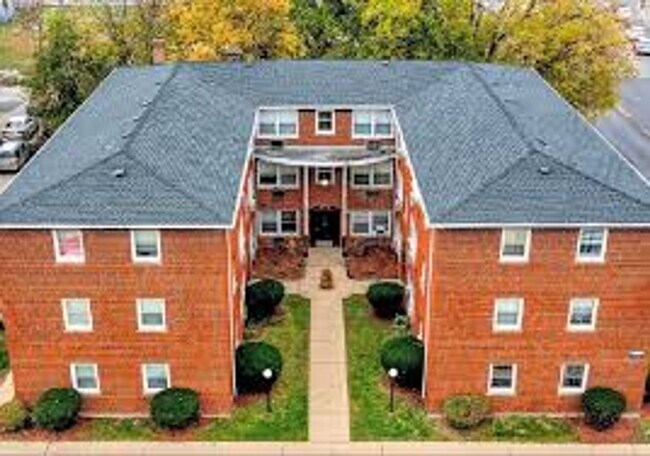 Building Photo - 7900-06 S Wabash