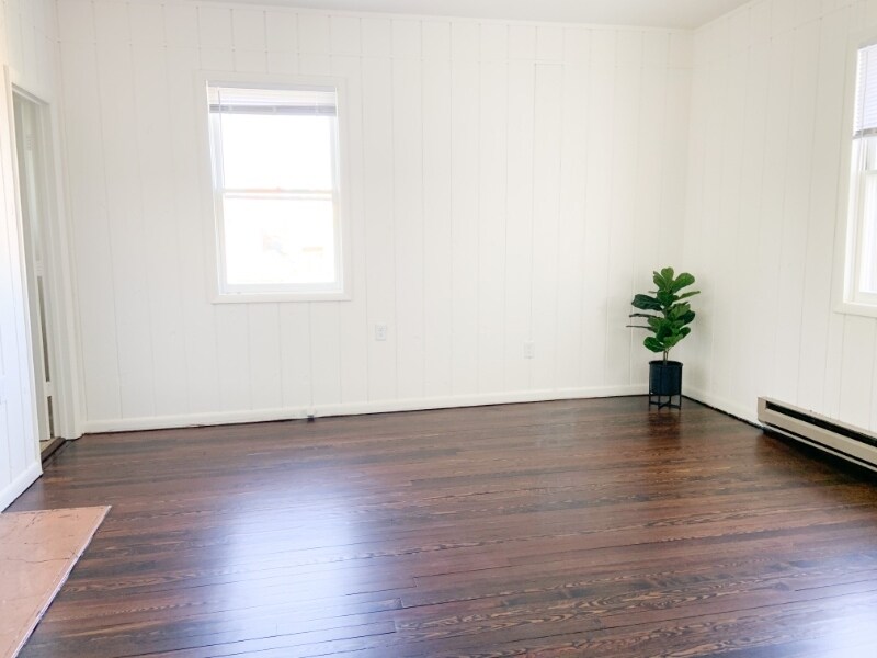 Building Photo - 109 W Maple St