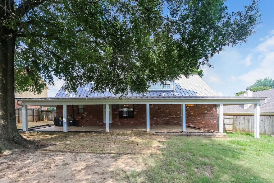 Building Photo - 7333 Eastover Blvd