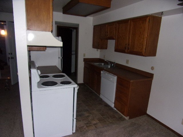 Building Photo - Victoria Crossing - 1 Bedroom - 1 Bathroom Condo (2221-R)