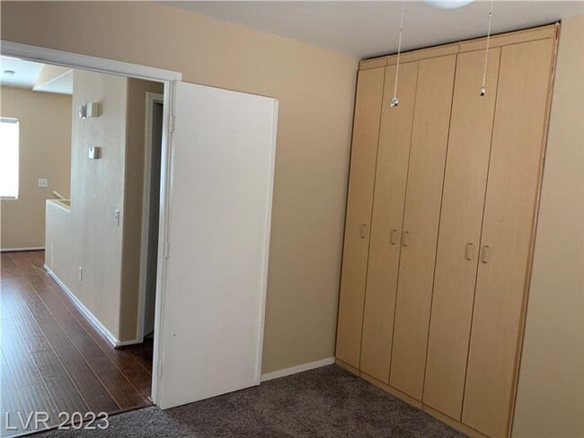 Building Photo - CHARMING SPLIT LEVEL HOME. FEATURING OPEN FAMILY ROOM