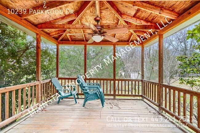 Building Photo - 10239 Parkwood Dr