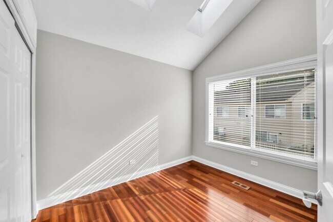 Building Photo - 18599 W Sterling Ct